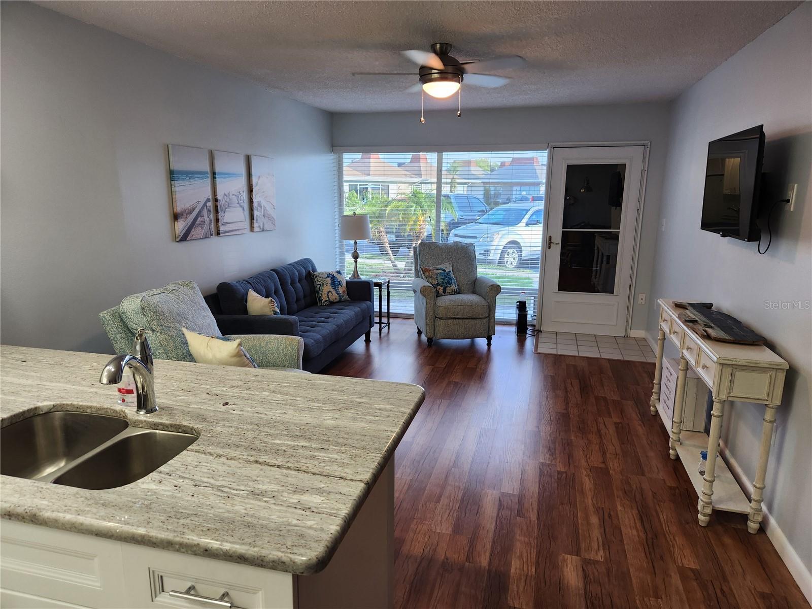 Image 9 of 43 For 4347 Tahitian Gardens Circle B