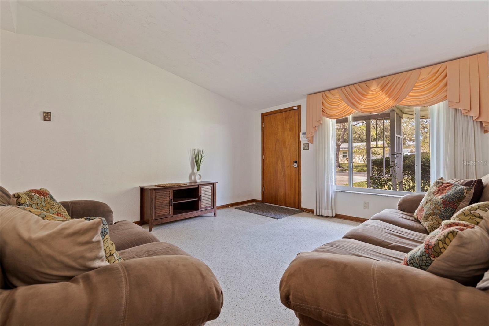 Image 5 of 29 For 1607 Jeffords Street
