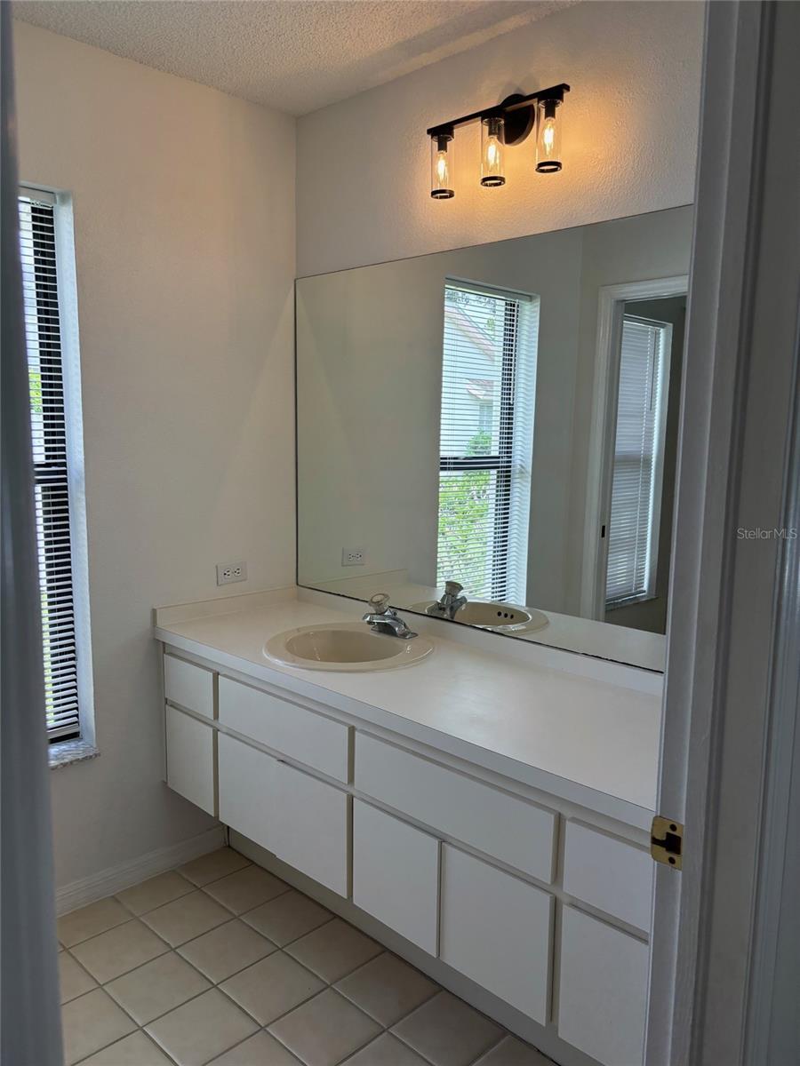 Image 5 of 25 For 17311 Hialeah Drive