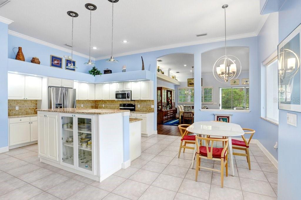 Image 18 of 77 For 12009 Brewster Drive