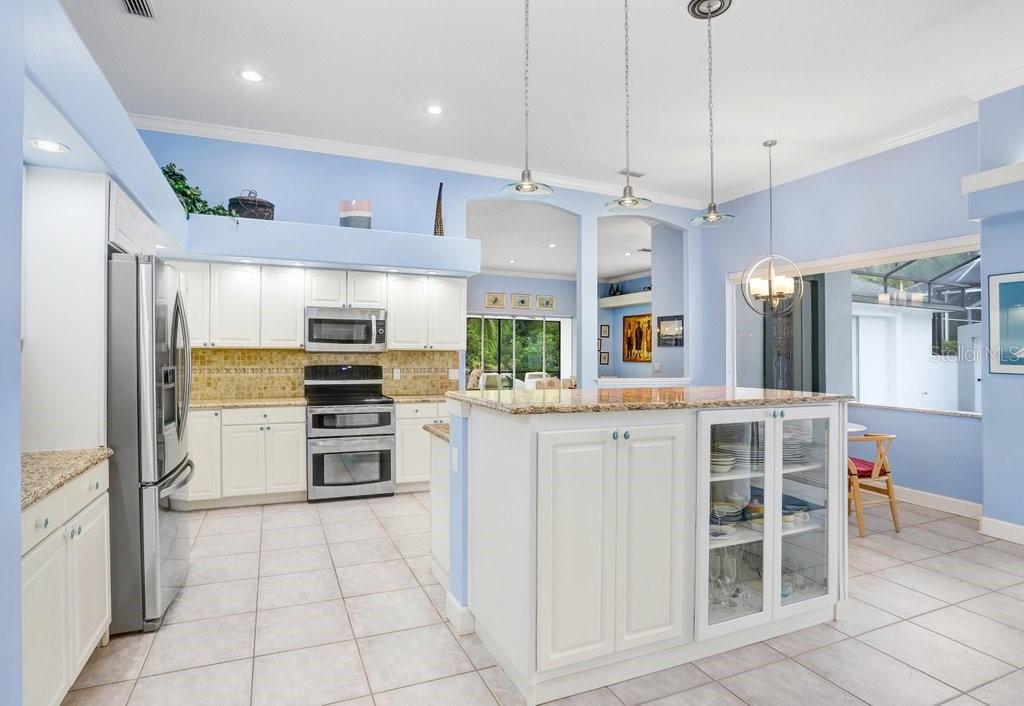 Image 19 of 77 For 12009 Brewster Drive