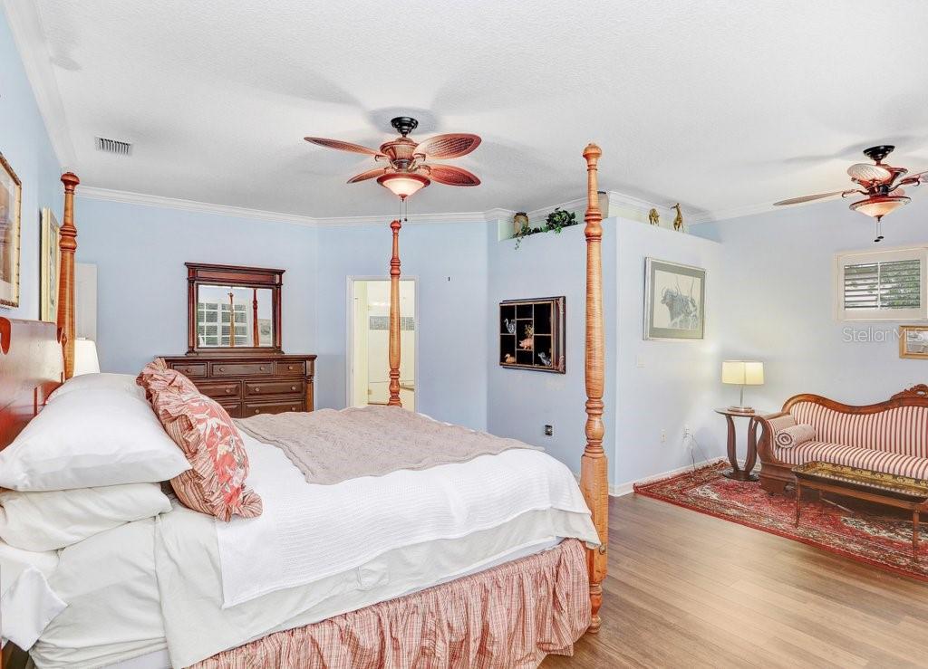 Image 27 of 77 For 12009 Brewster Drive