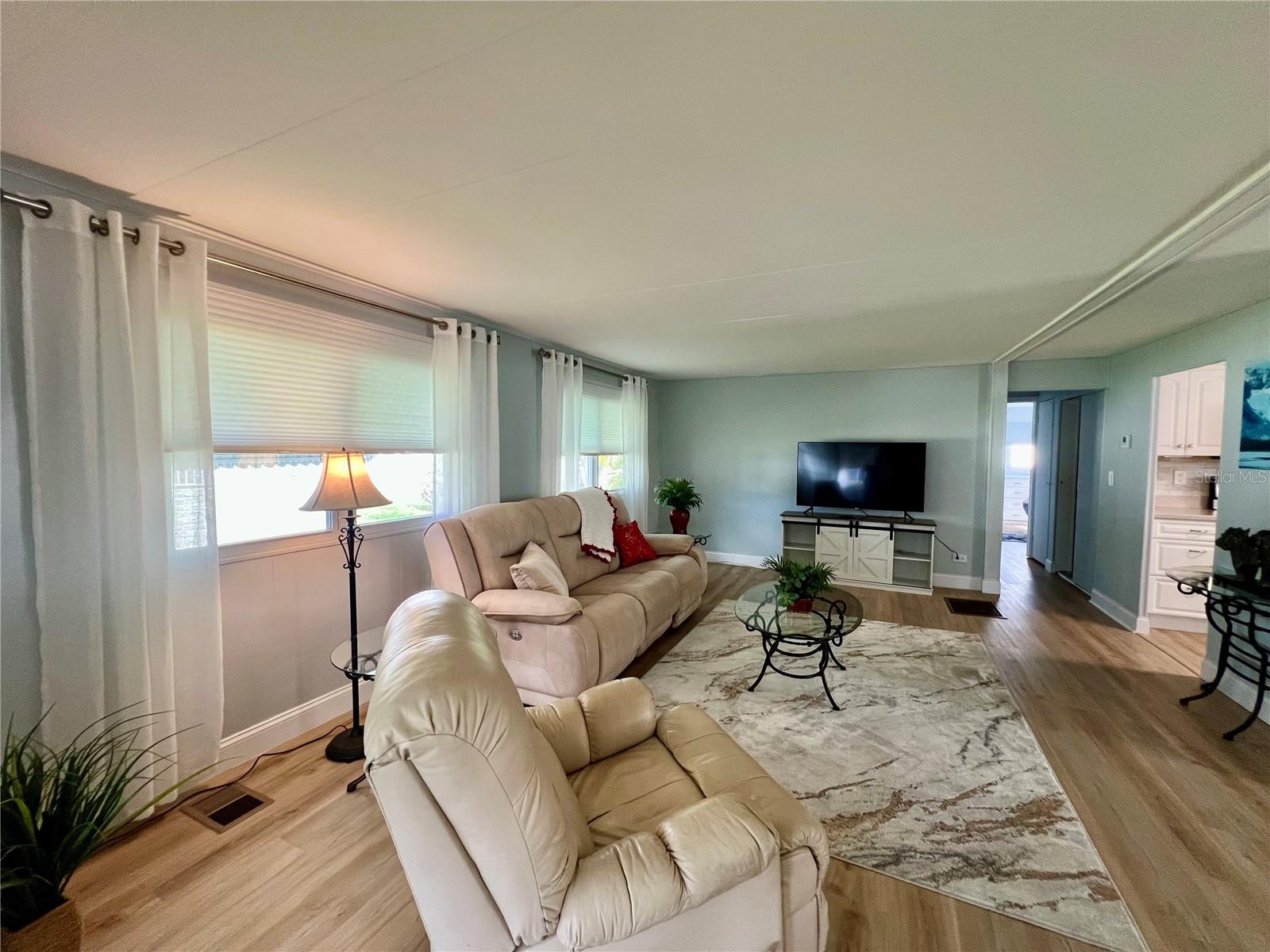 Image 5 of 59 For 10399 67th Avenue 86