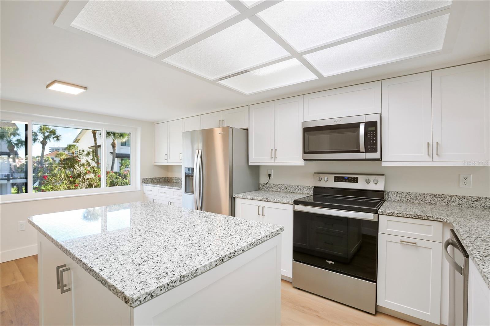 Image 14 of 32 For 150 Marina Del Rey Court