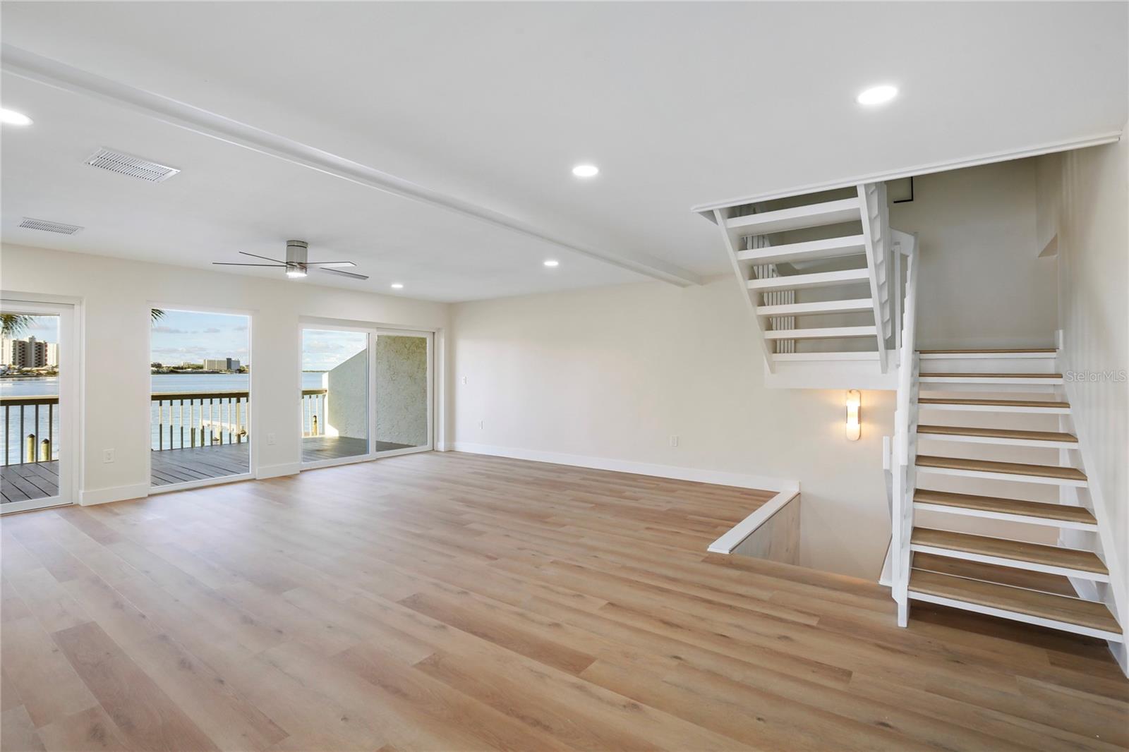 Image 16 of 32 For 150 Marina Del Rey Court