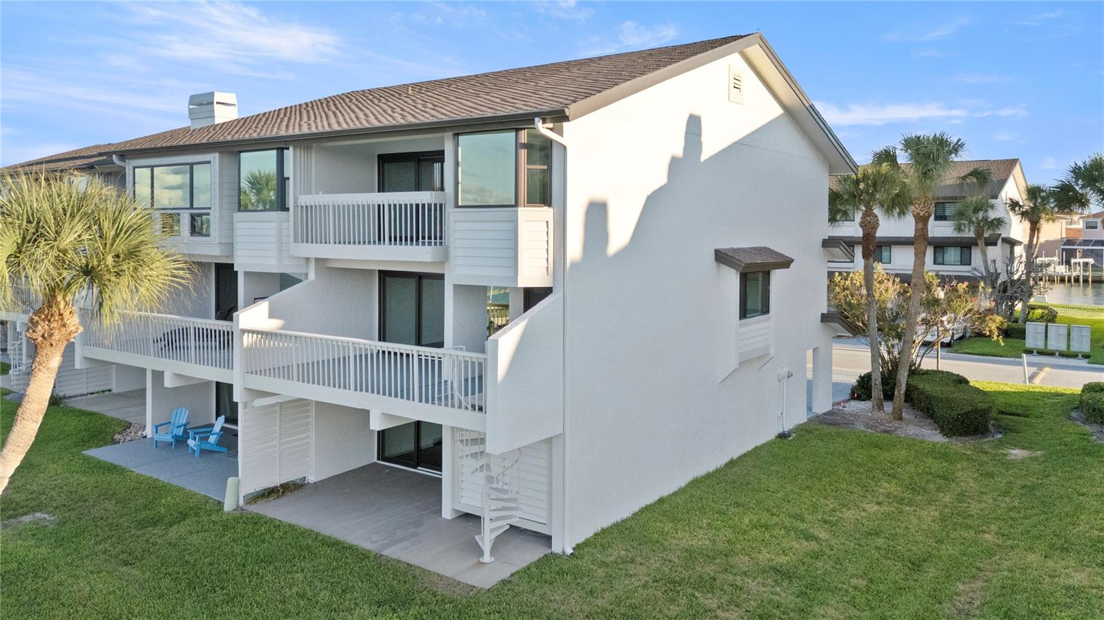 Image 8 of 32 For 150 Marina Del Rey Court