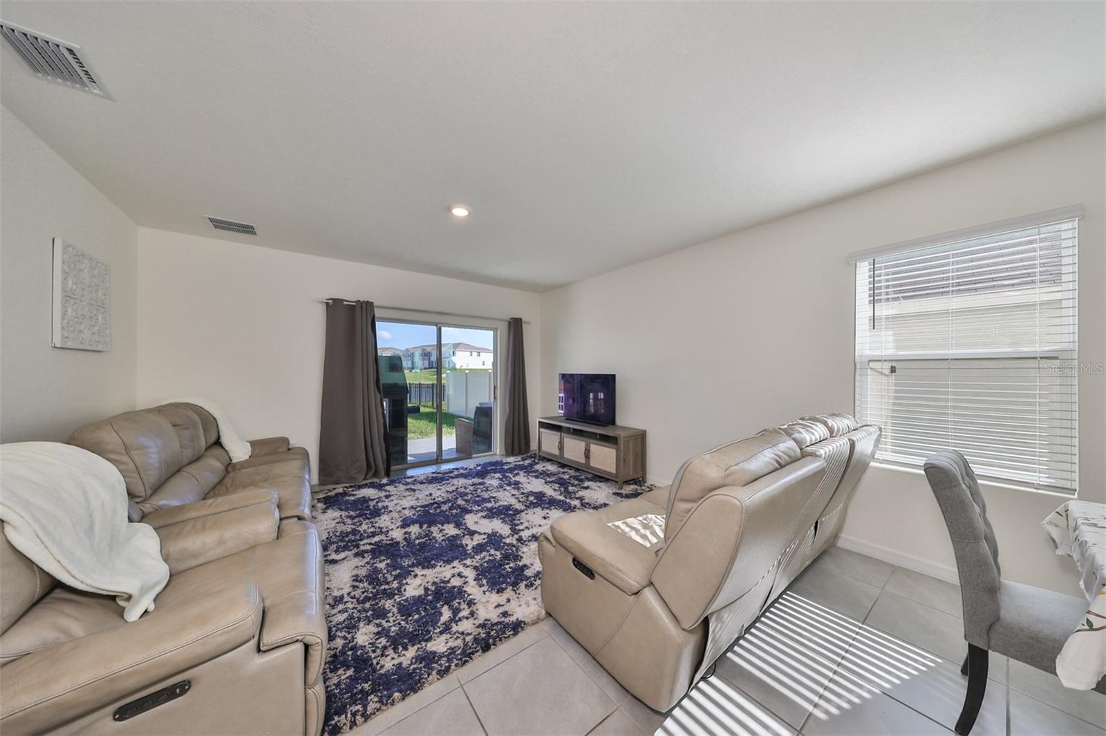 Image 10 of 51 For 3528 Maple Grove Way