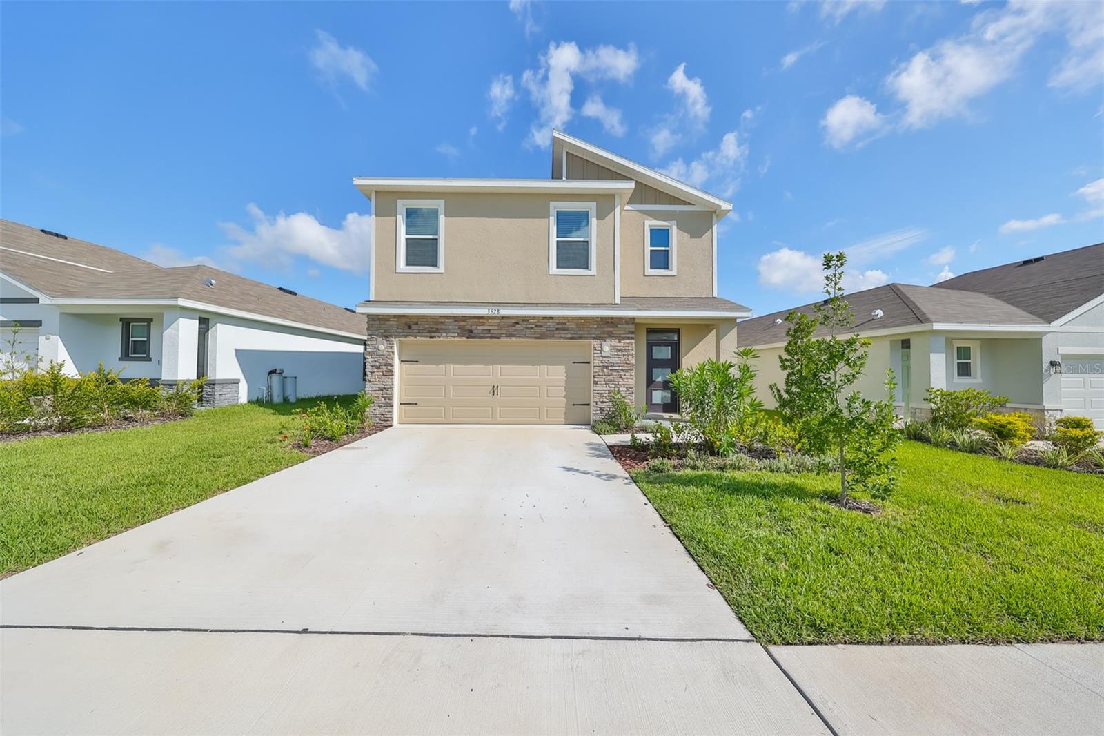 Image 3 of 51 For 3528 Maple Grove Way