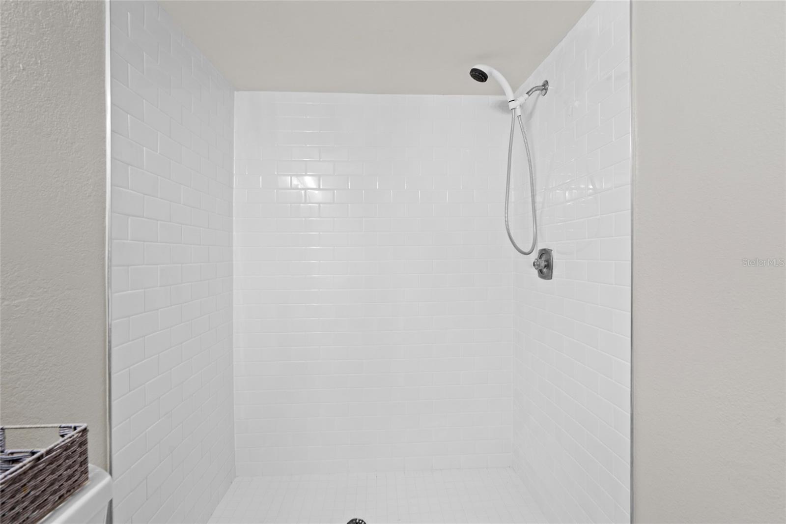 Image 32 of 52 For 6140 Sun Boulevard 7