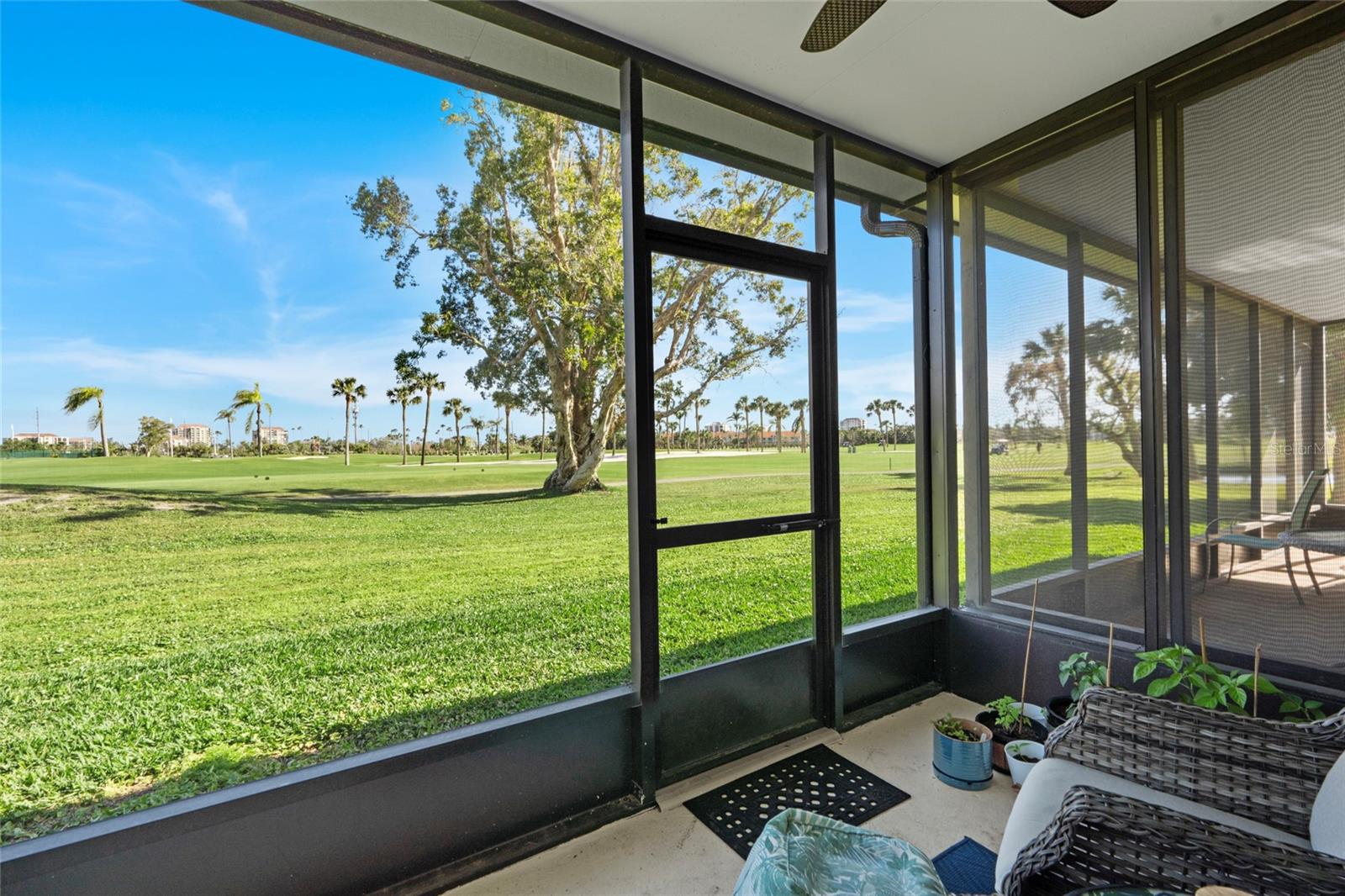 Image 4 of 52 For 6140 Sun Boulevard 7