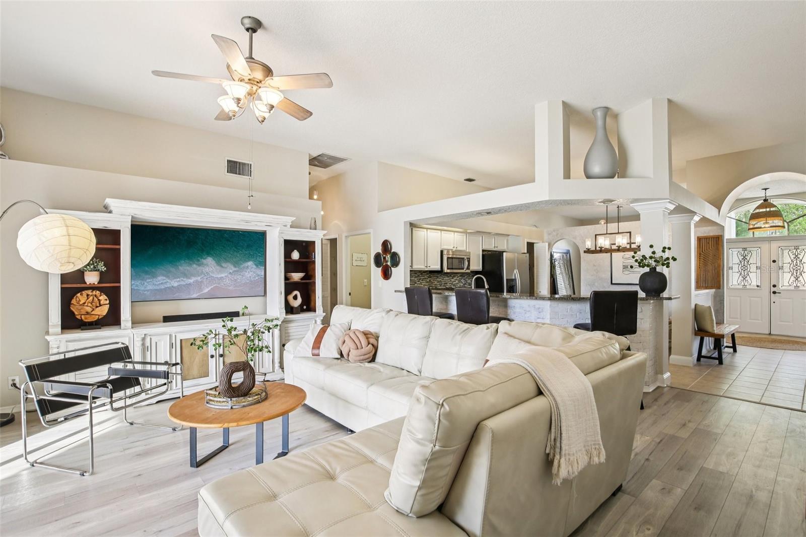 Listing photo id 10 for 18103 Latimer Lane