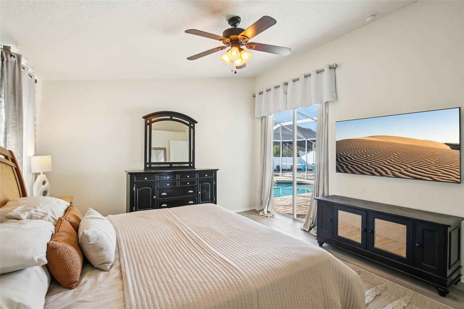 Listing photo id 14 for 18103 Latimer Lane