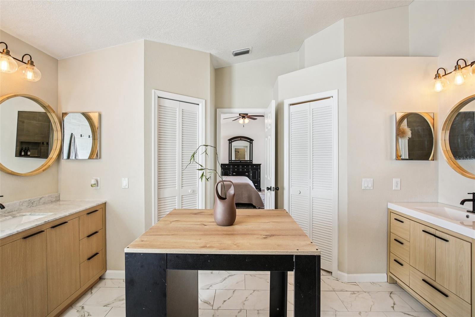 Listing photo id 15 for 18103 Latimer Lane