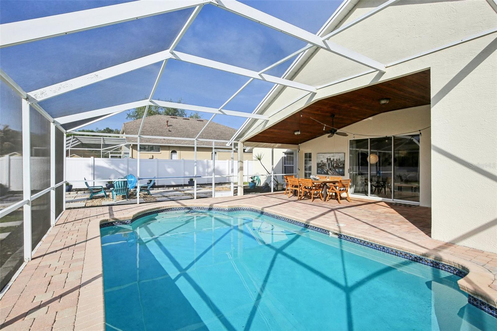 Listing photo id 28 for 18103 Latimer Lane