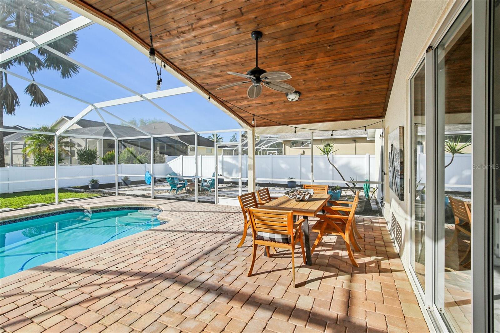 Listing photo id 31 for 18103 Latimer Lane