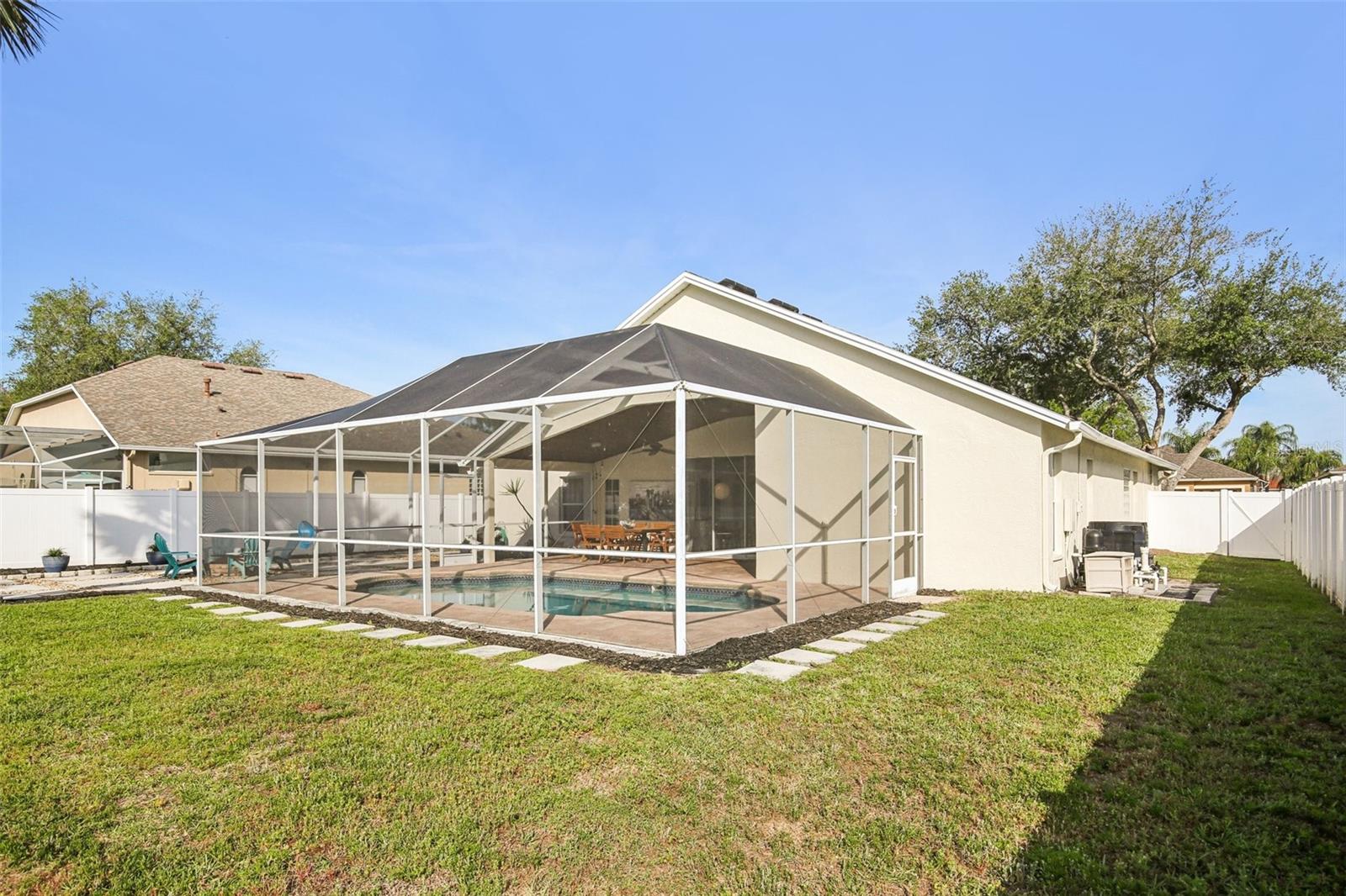 Listing photo id 33 for 18103 Latimer Lane