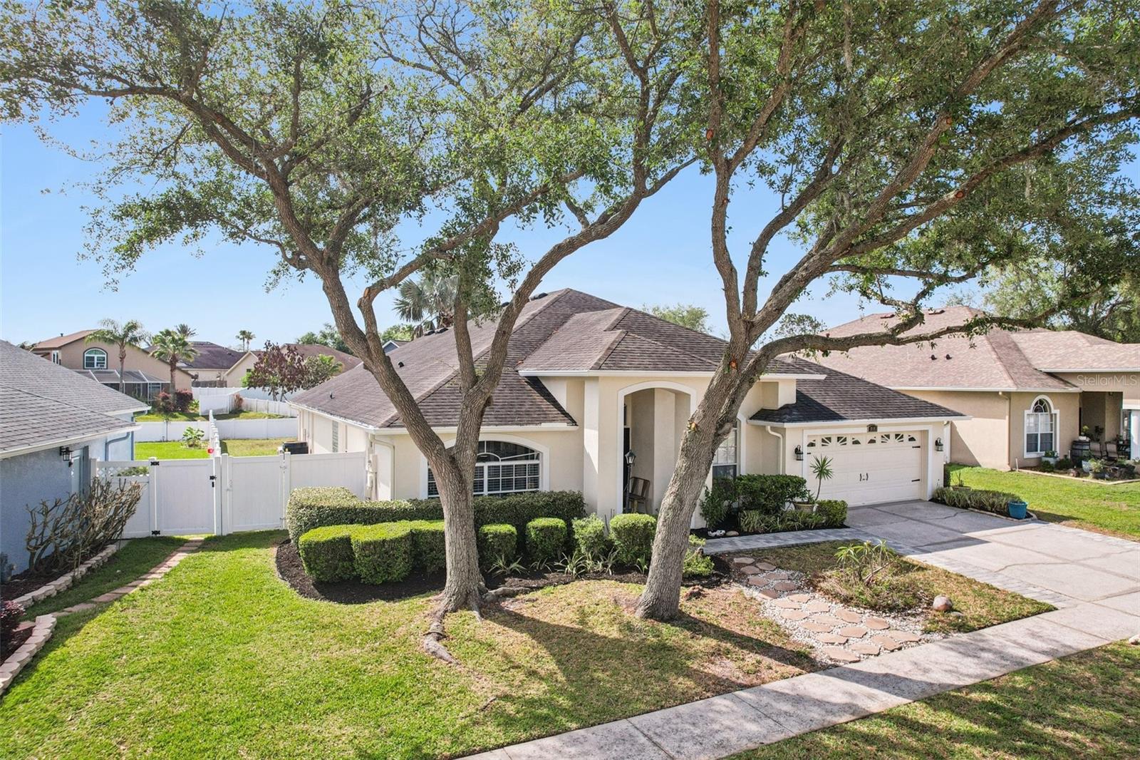 Listing photo id 36 for 18103 Latimer Lane