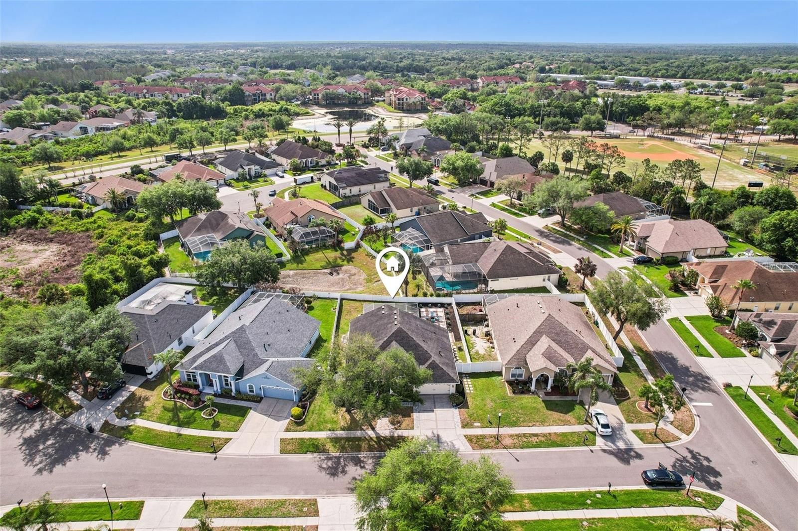 Listing photo id 37 for 18103 Latimer Lane