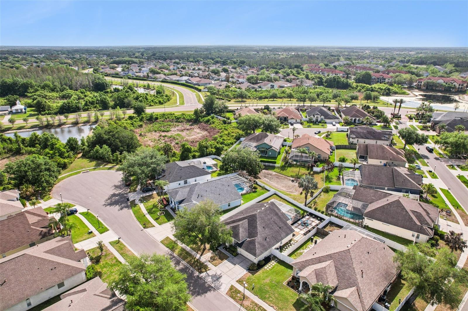 Listing photo id 38 for 18103 Latimer Lane