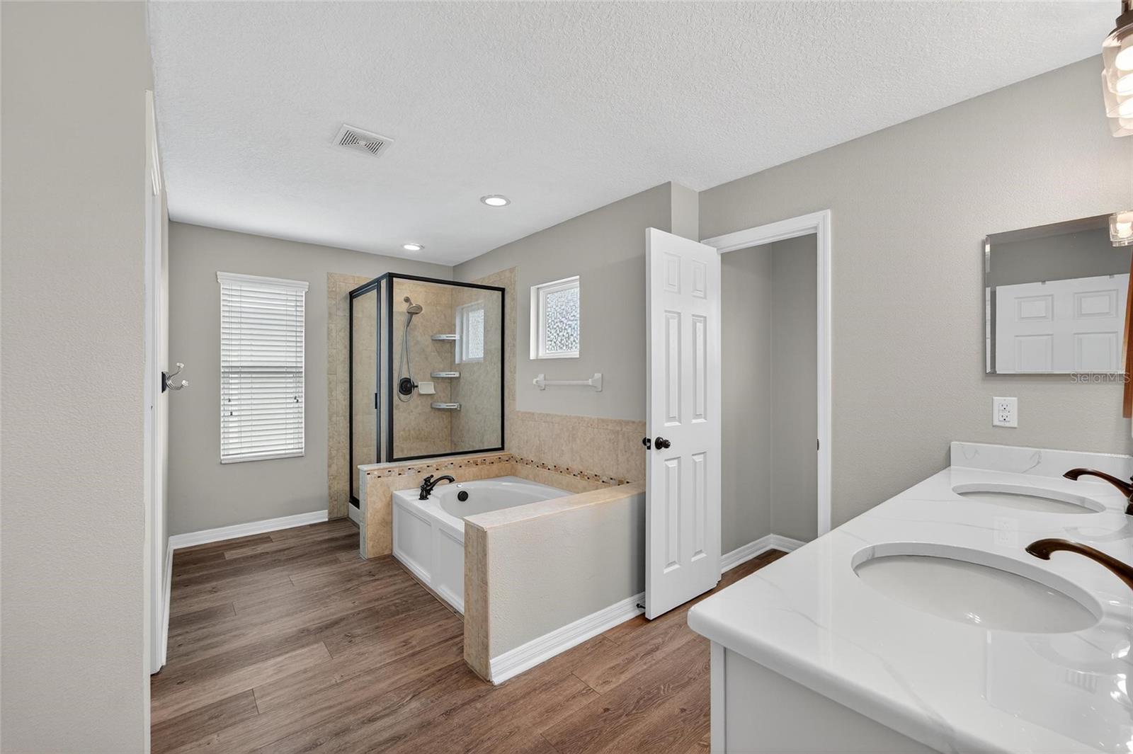Image 4 of 84 For 16314 Bayberry View Drive