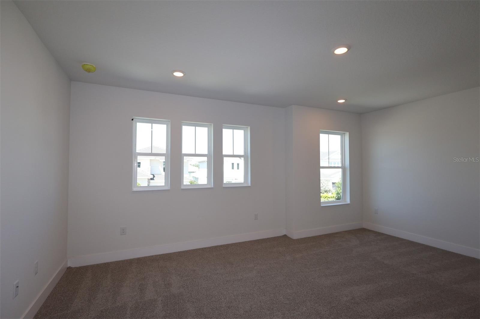 Image 13 of 23 For 636 Allora Avenue