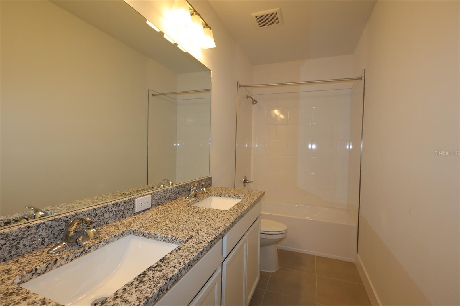 Image 18 of 23 For 636 Allora Avenue