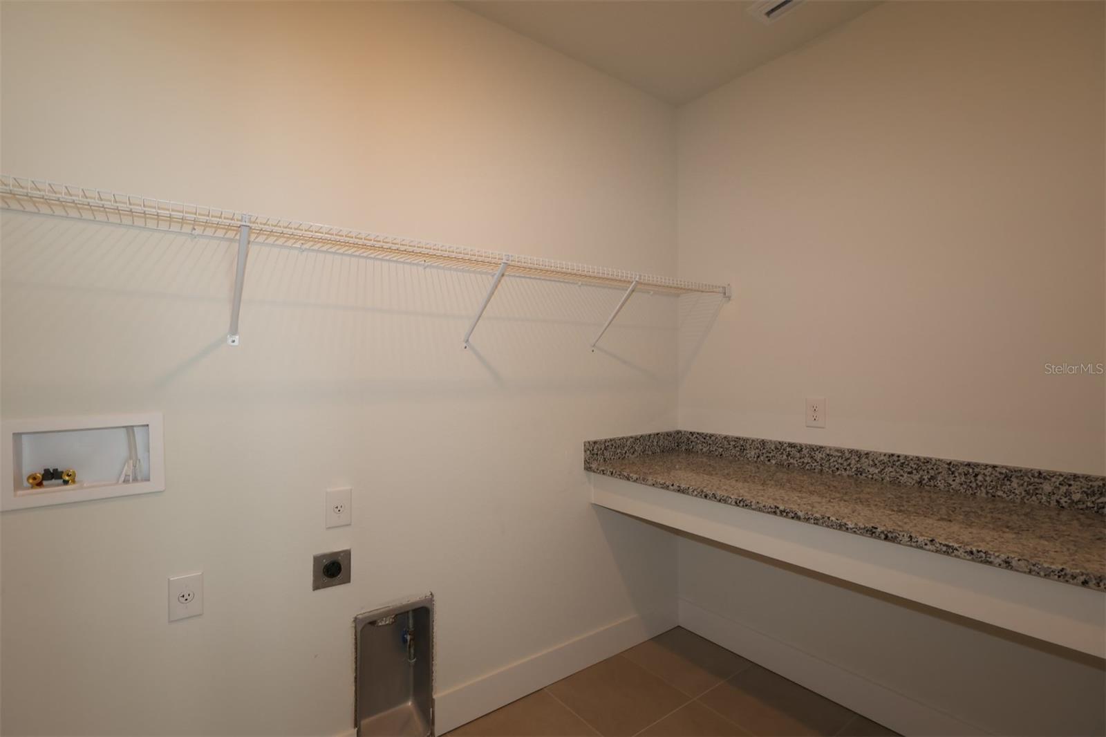 Image 19 of 23 For 636 Allora Avenue