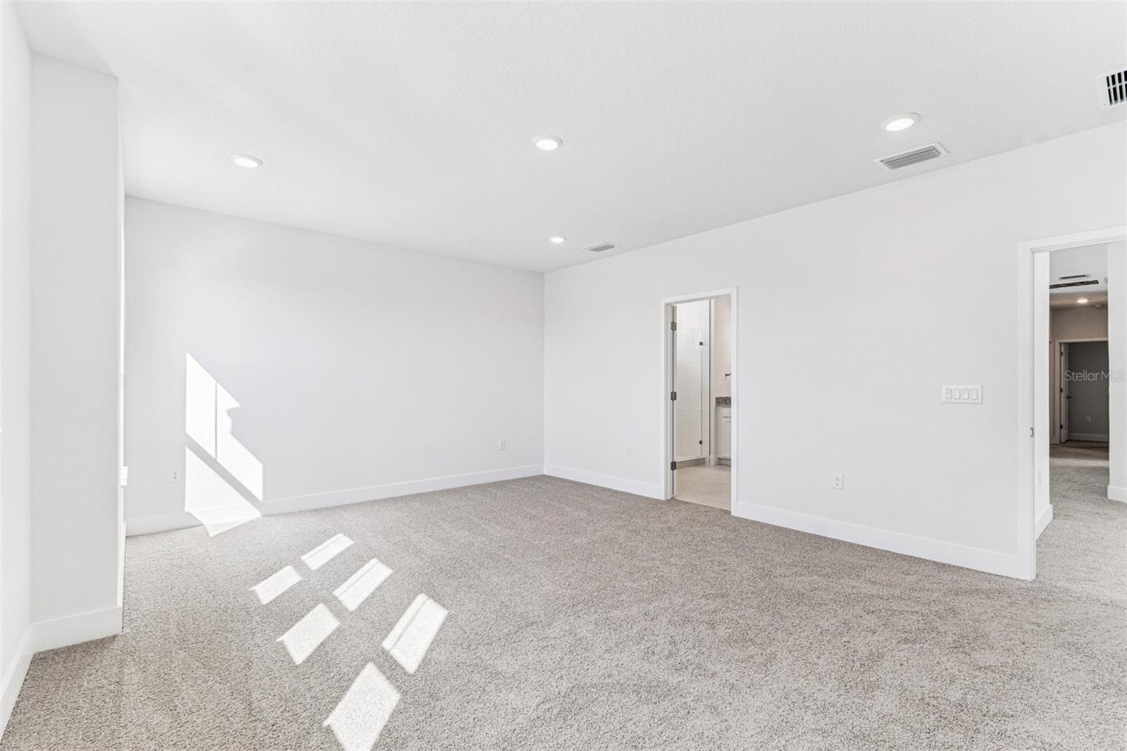 Image 24 of 51 For 636 Allora Avenue