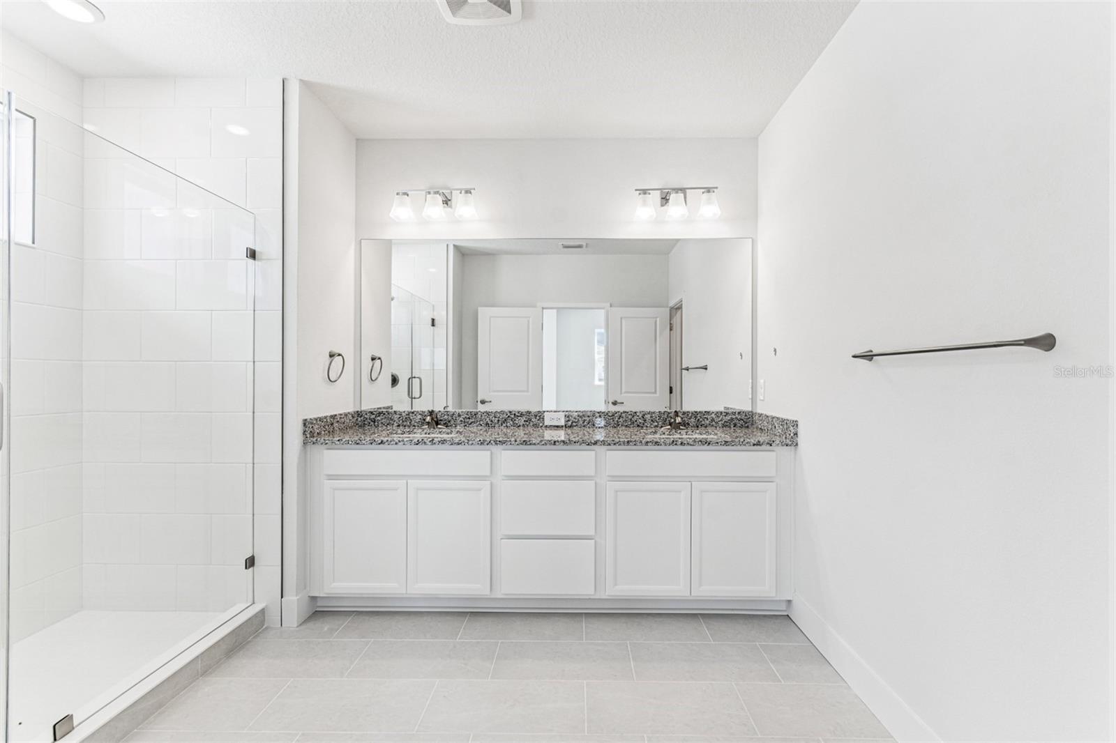 Image 26 of 51 For 636 Allora Avenue