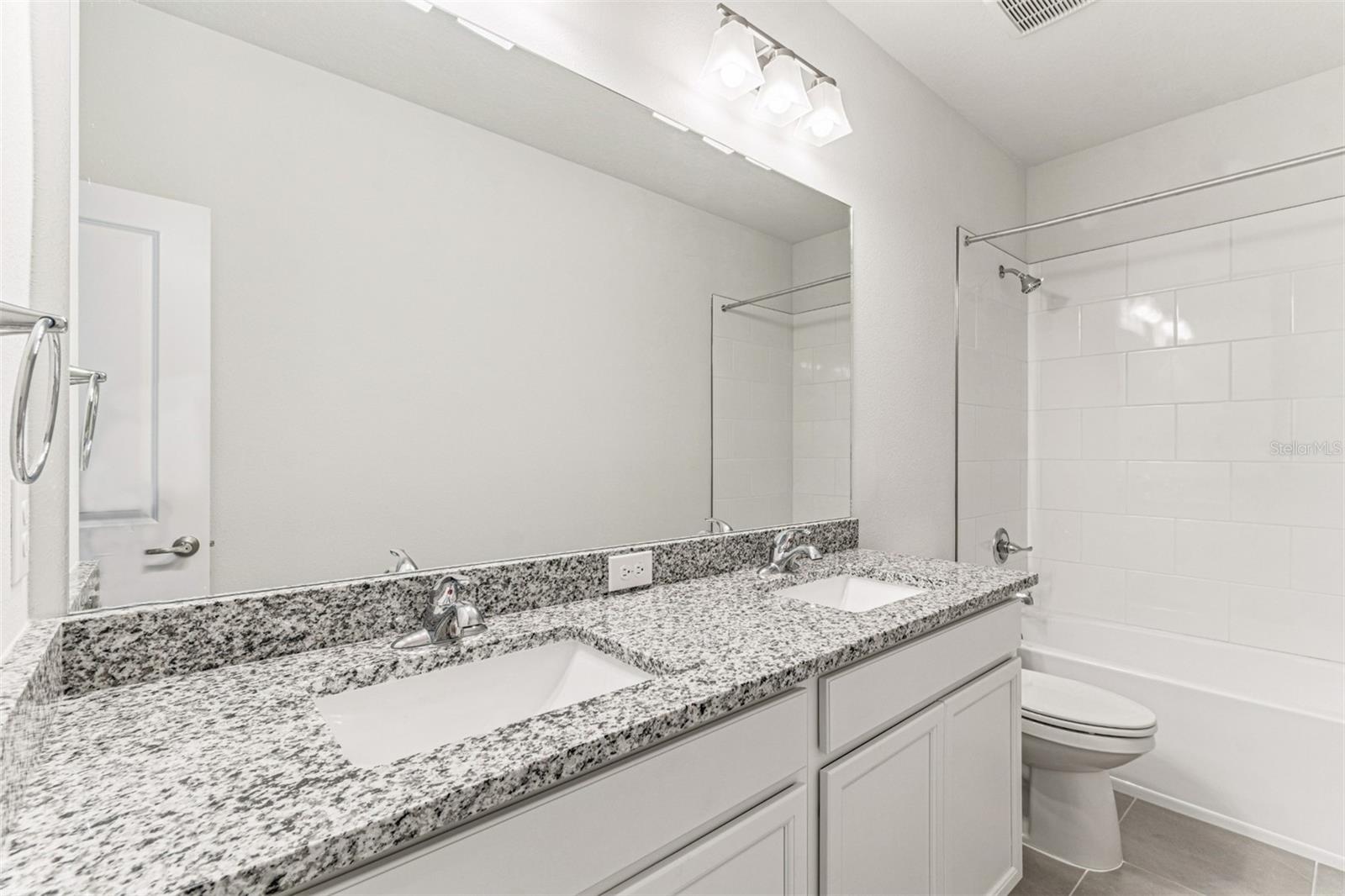 Image 32 of 51 For 636 Allora Avenue