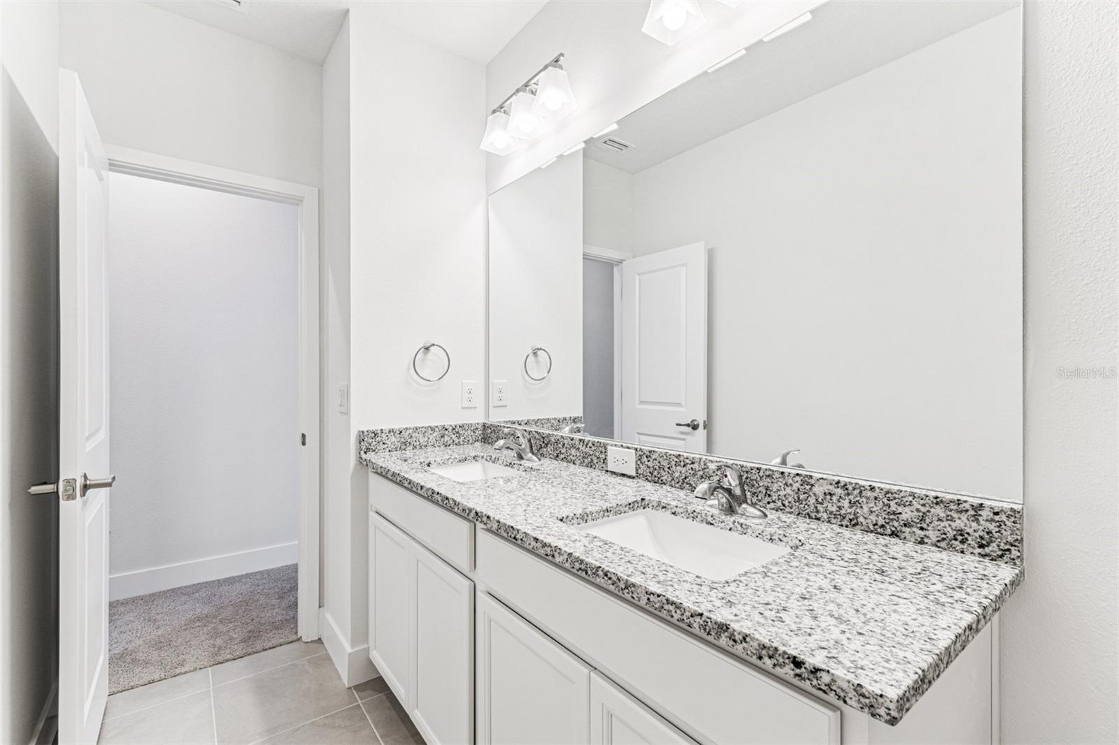 Image 33 of 51 For 636 Allora Avenue