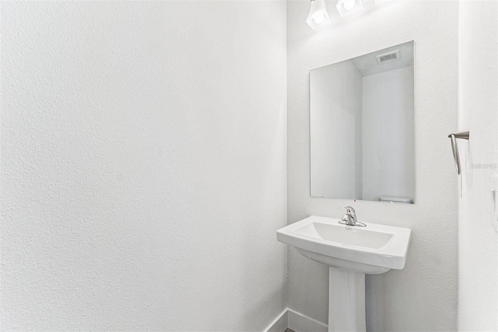 Image 38 of 51 For 636 Allora Avenue