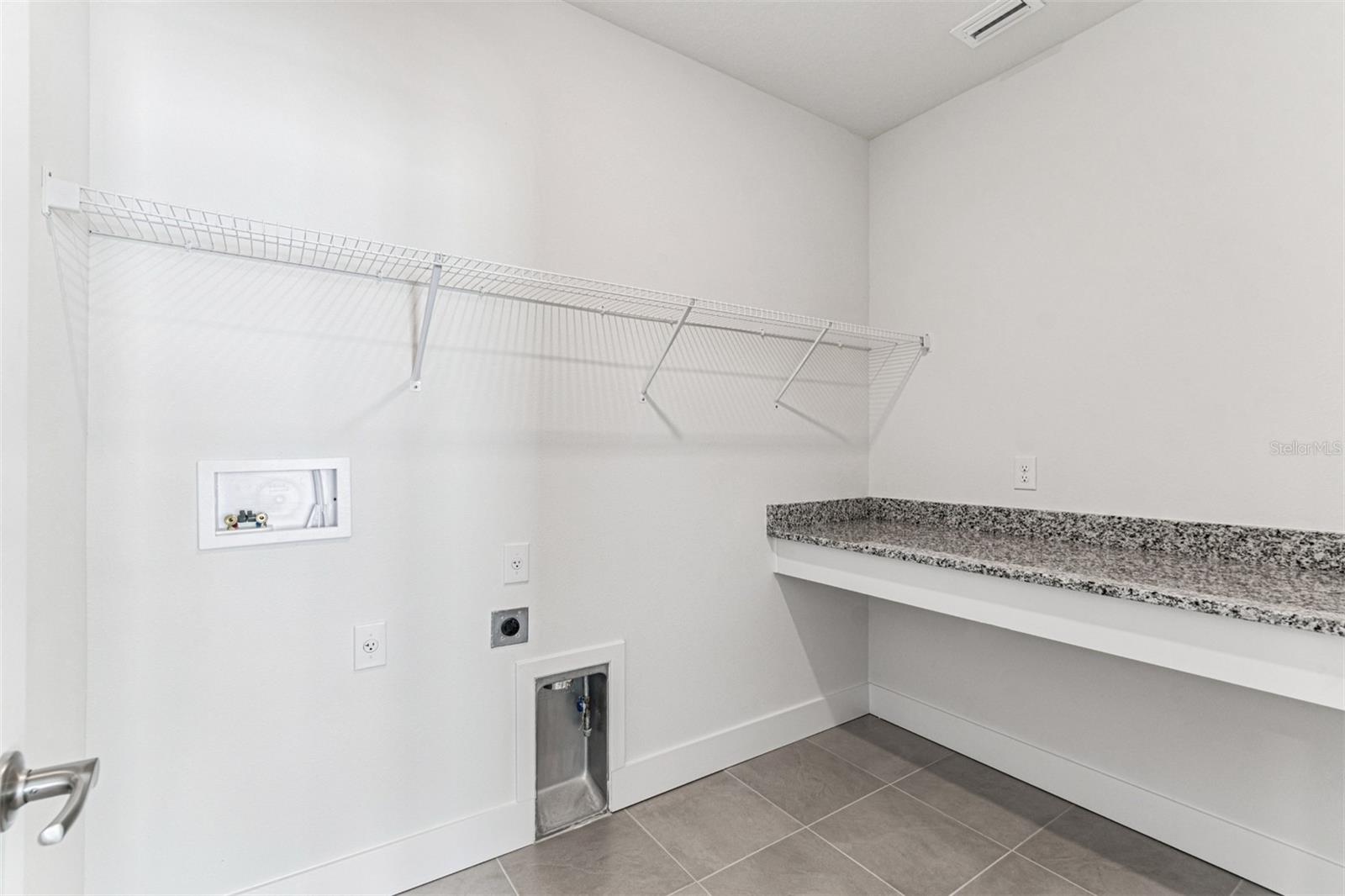 Image 40 of 51 For 636 Allora Avenue