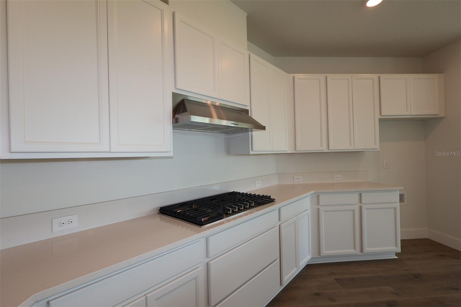 Image 7 of 23 For 636 Allora Avenue
