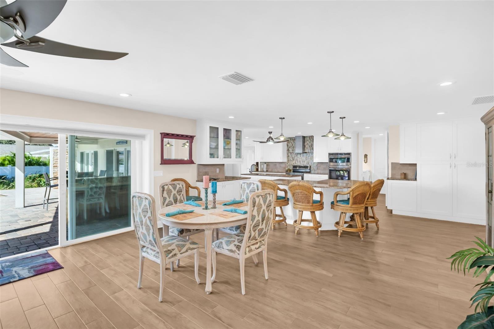 Image 17 of 67 For 1100 Friendly Way S