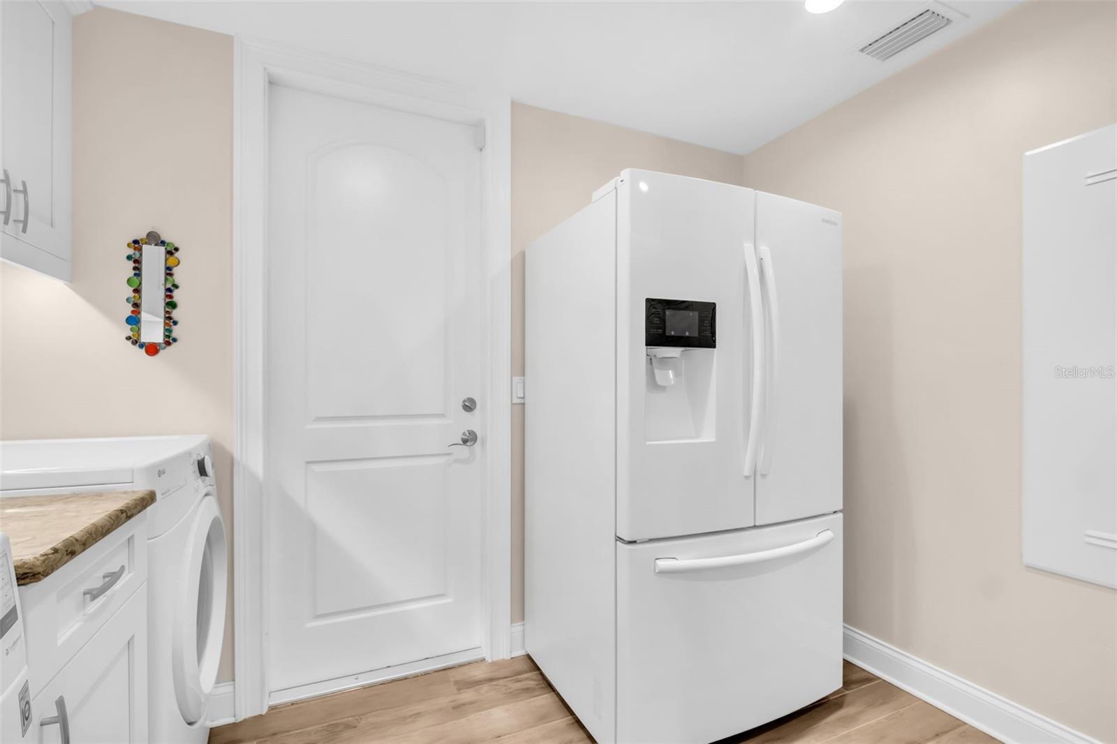 Image 20 of 67 For 1100 Friendly Way S