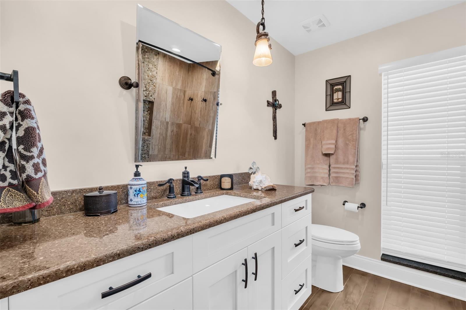 Image 31 of 67 For 1100 Friendly Way S