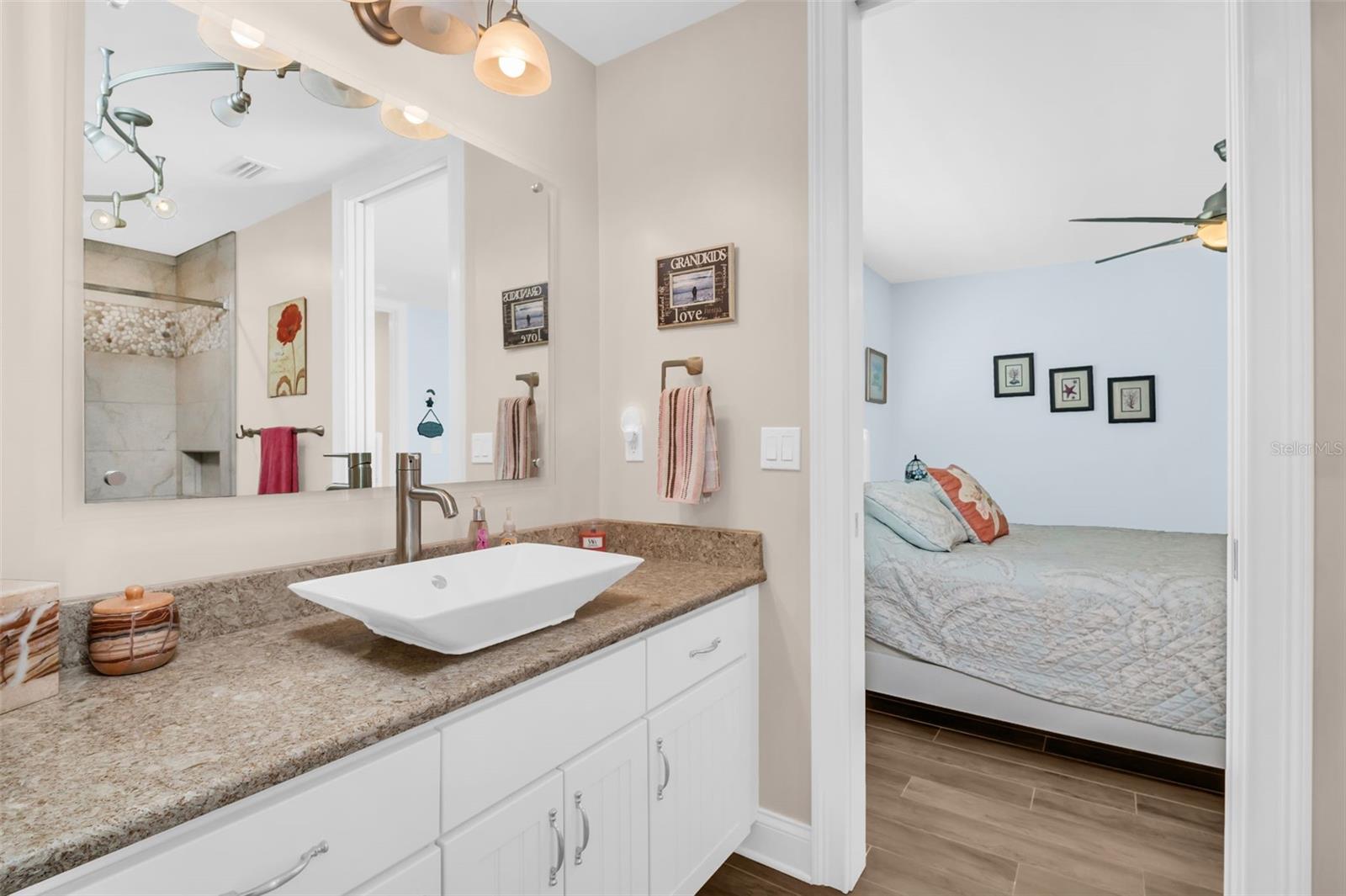 Image 36 of 67 For 1100 Friendly Way S