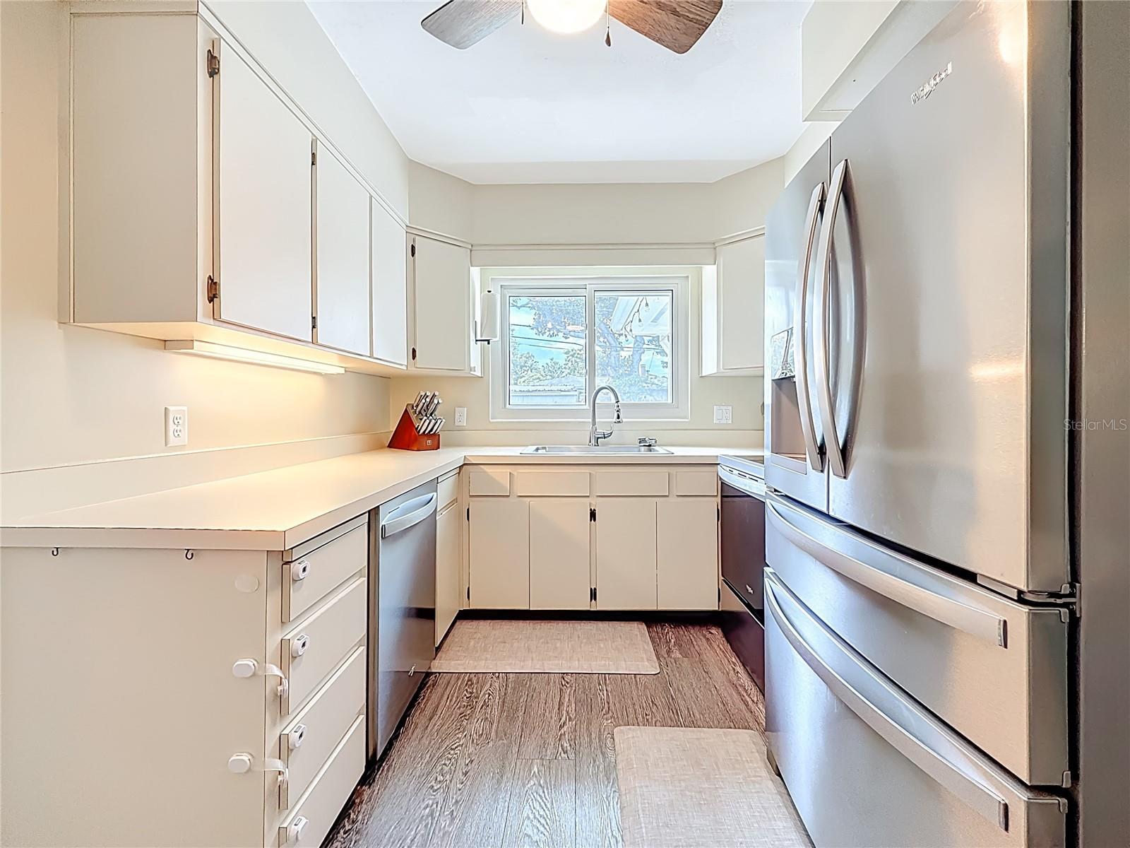 Image 13 of 60 For 1530 Lakeside Drive