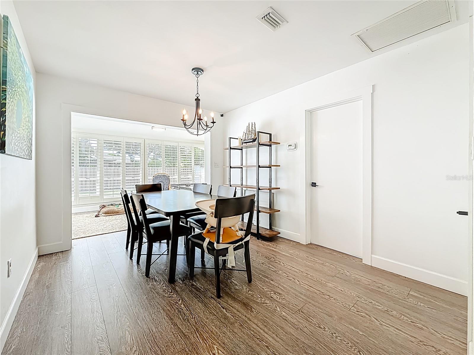Image 9 of 60 For 1530 Lakeside Drive
