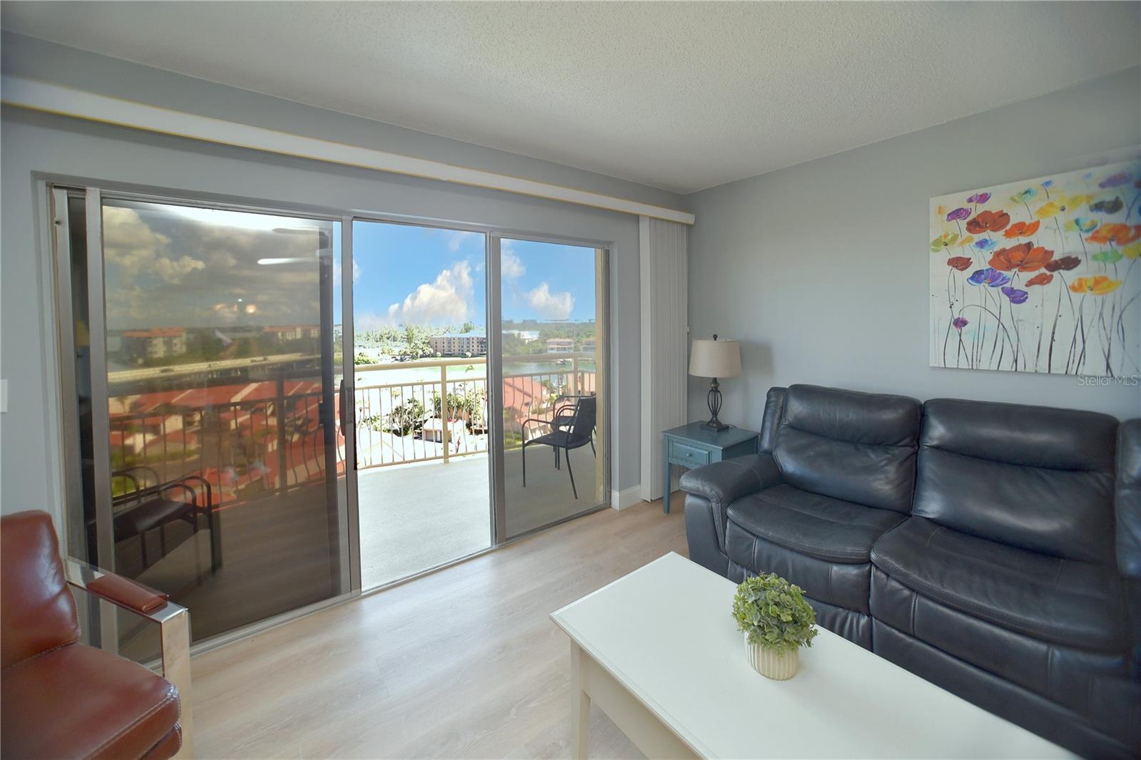 Image 11 of 40 For 4900 Brittany Drive S 1003