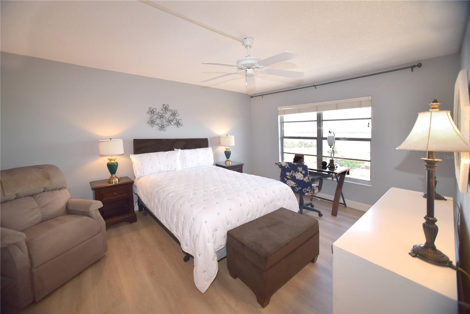 Image 16 of 40 For 4900 Brittany Drive S 1003