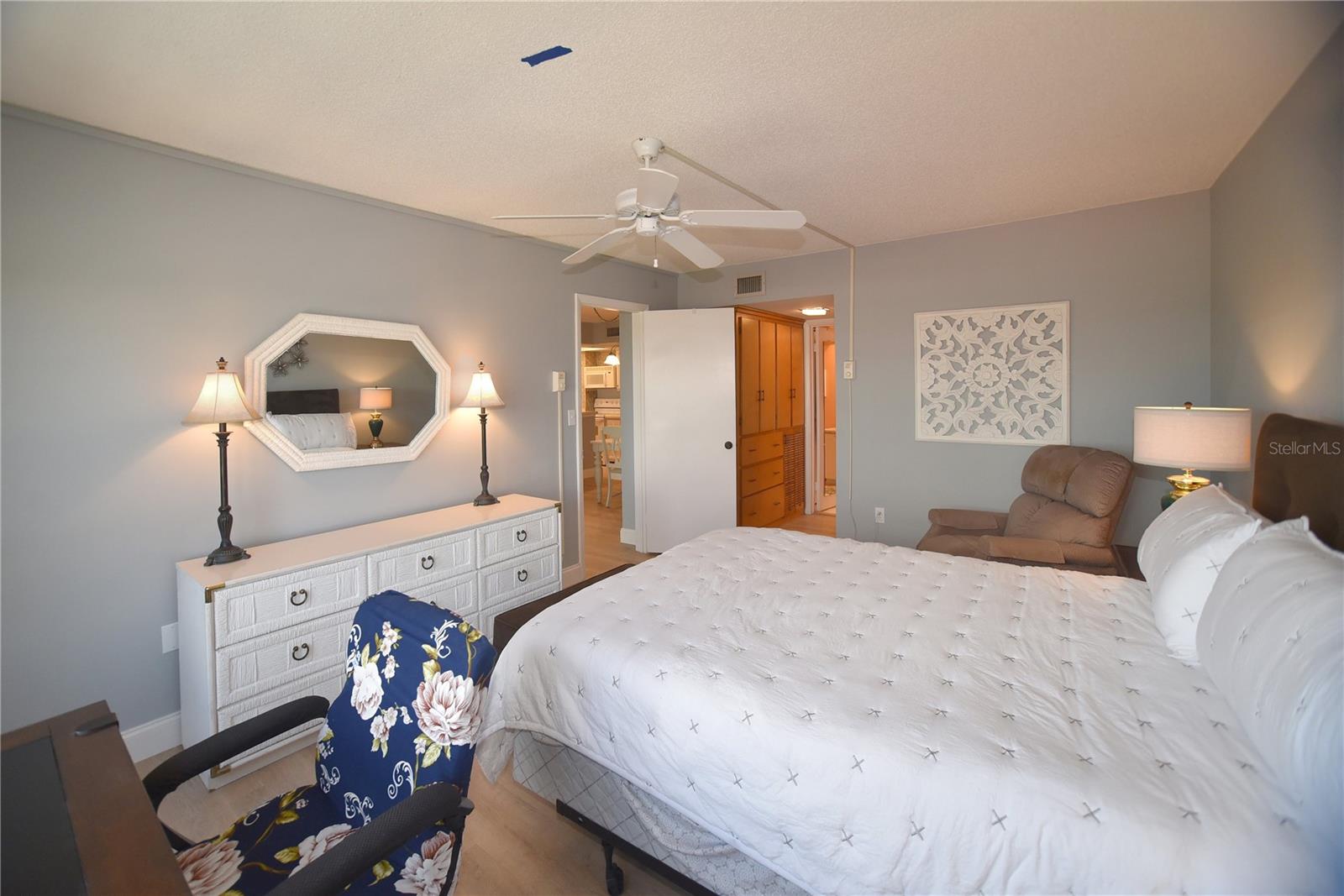 Image 20 of 40 For 4900 Brittany Drive S 1003