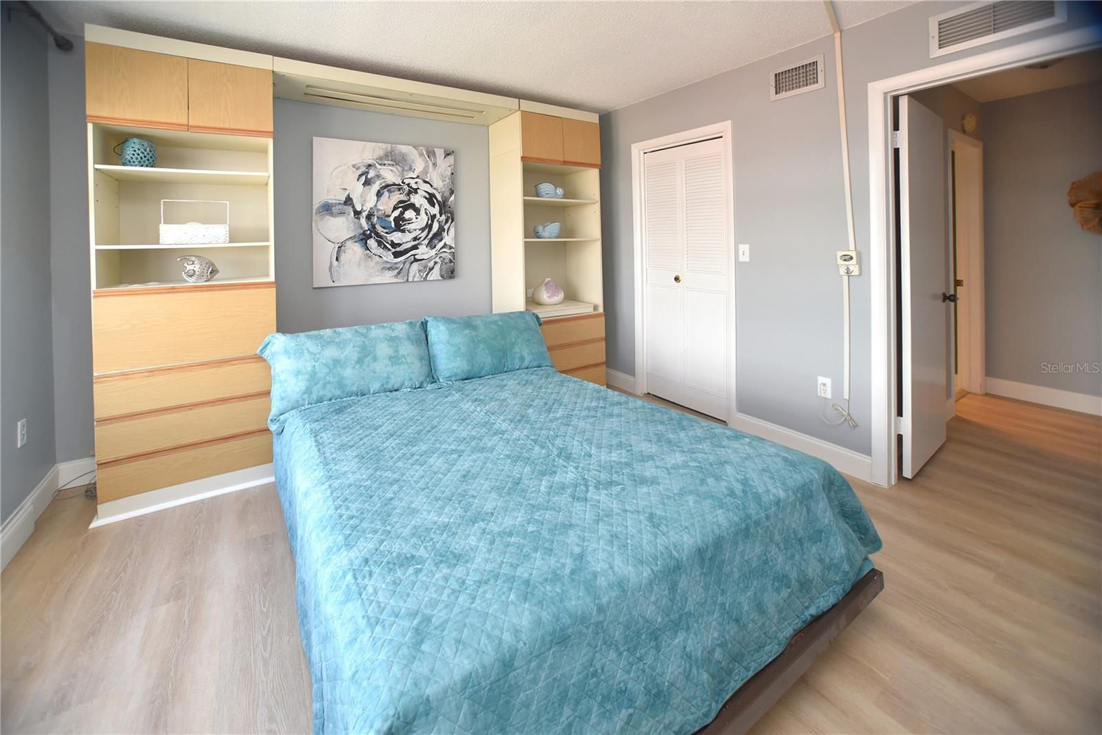 Image 29 of 40 For 4900 Brittany Drive S 1003