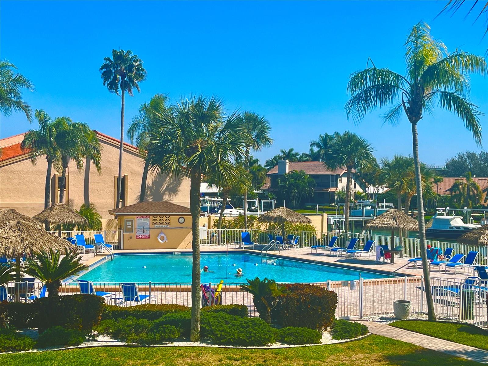 Image 5 of 40 For 4900 Brittany Drive S 1003