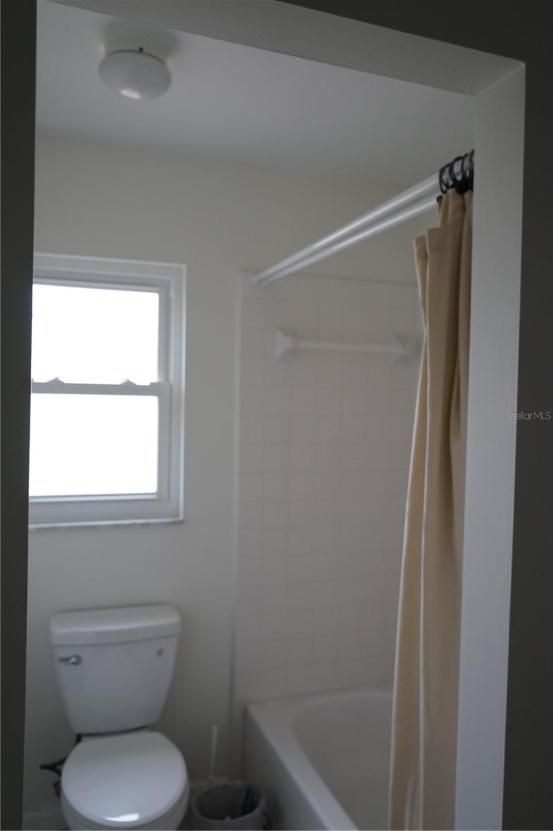 Image 29 of 64 For 317 Green Manor Way 38 B
