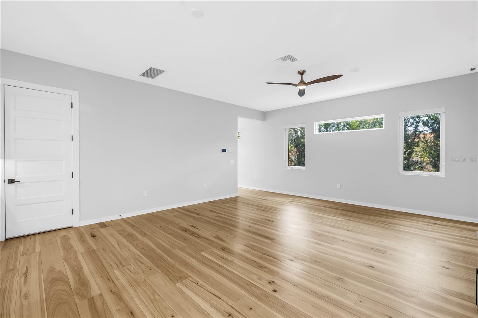Image 19 of 77 For 210 Amelia Avenue C