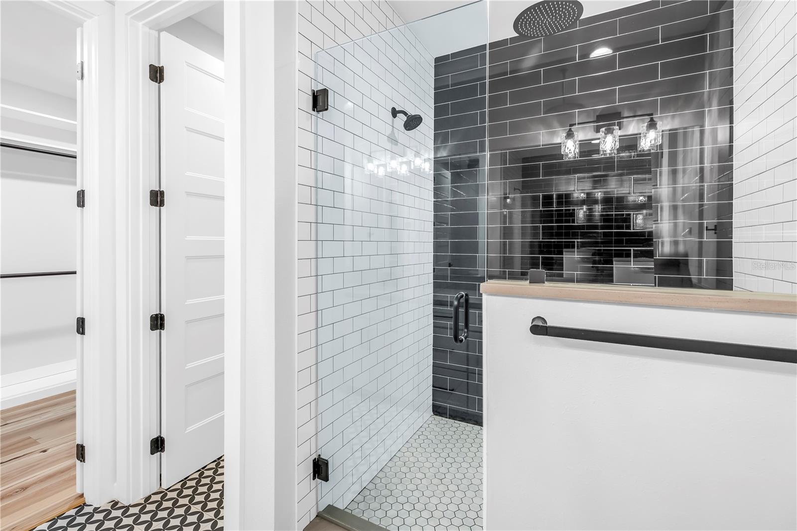 Image 30 of 77 For 210 Amelia Avenue C