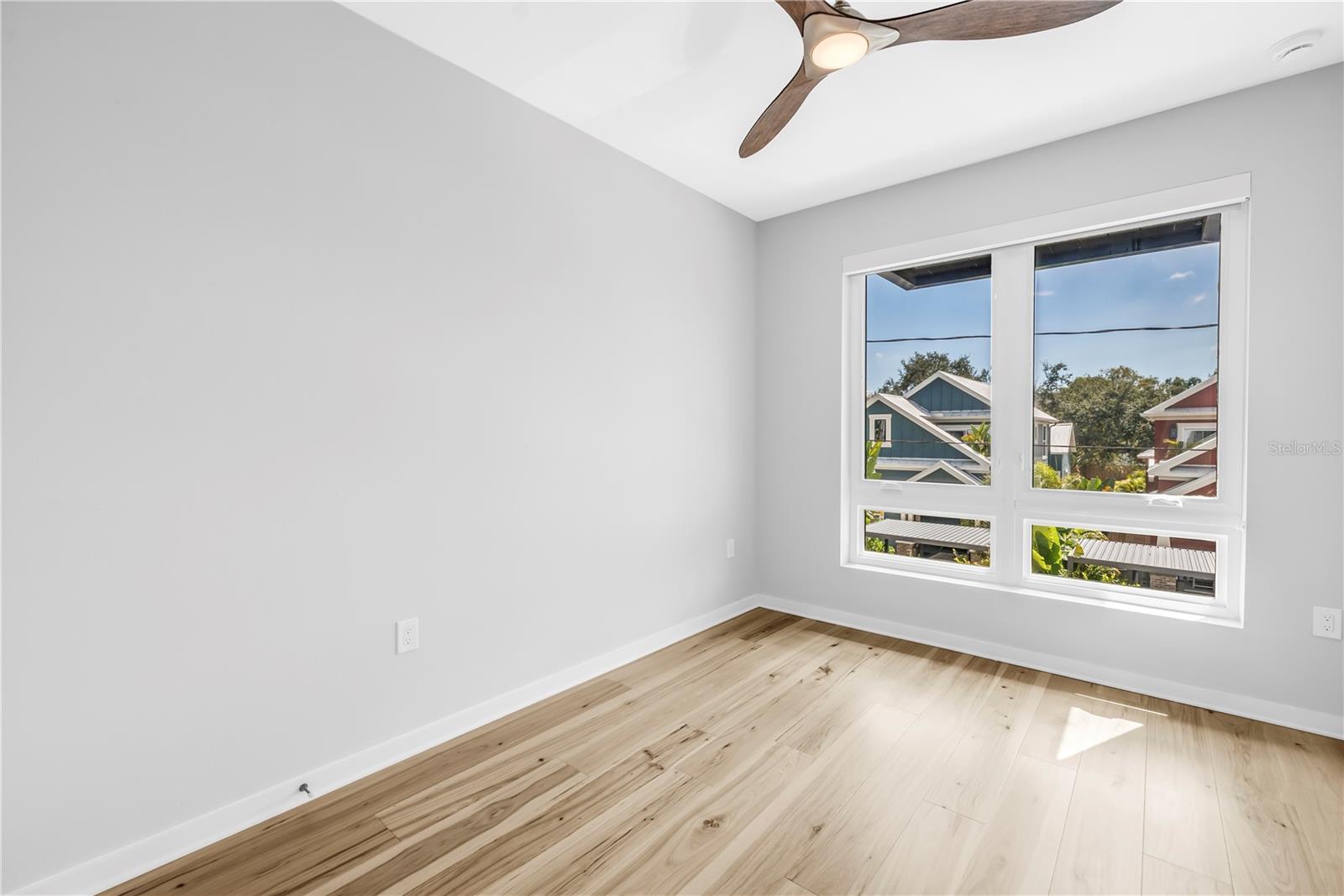 Image 37 of 77 For 210 Amelia Avenue C