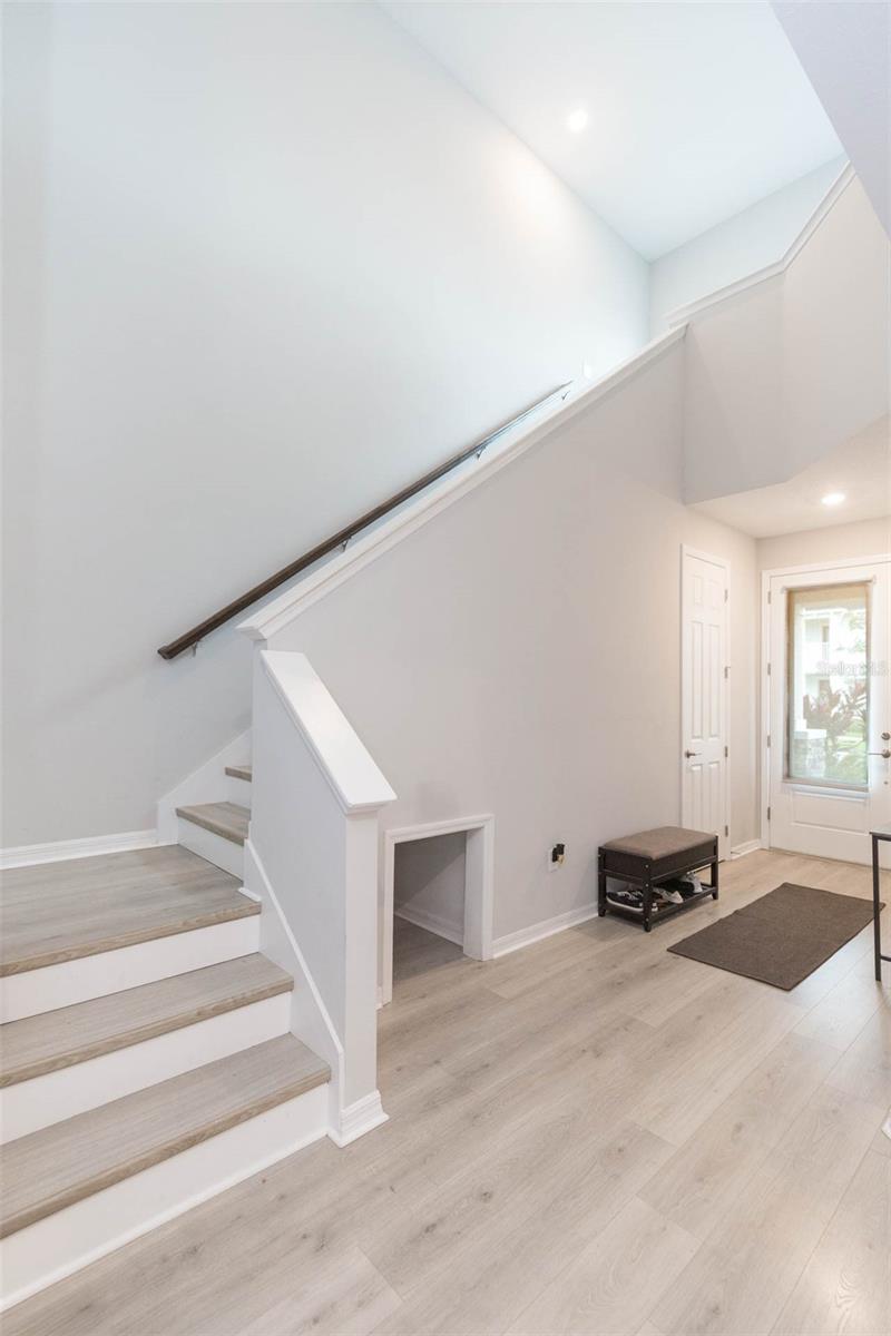 Image 11 of 75 For 3699 Front Park Drive